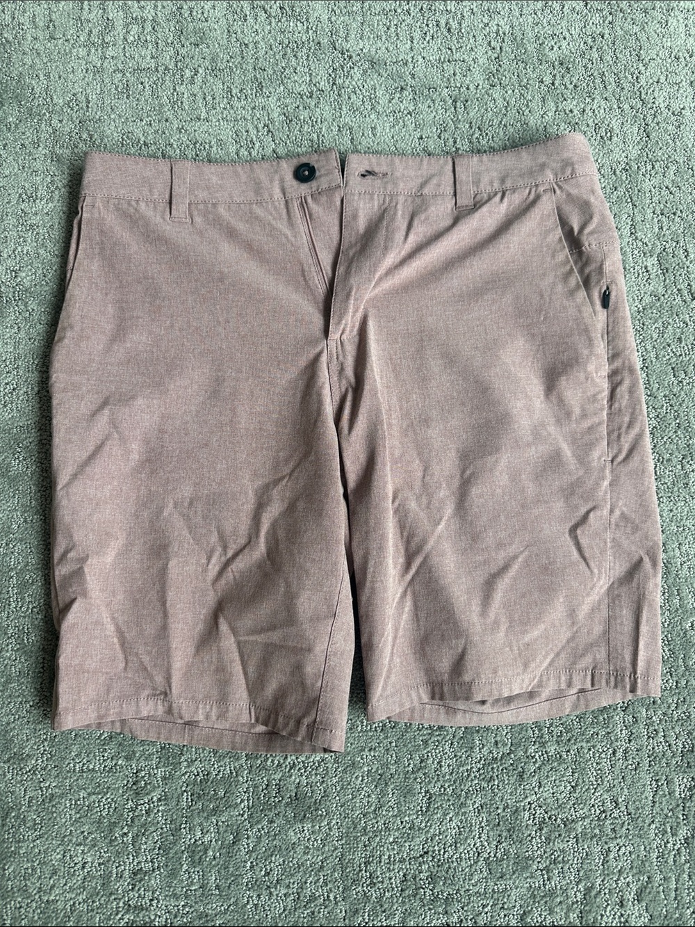 Vuori Men's Flat-Front Aim Shorts in Light Pink